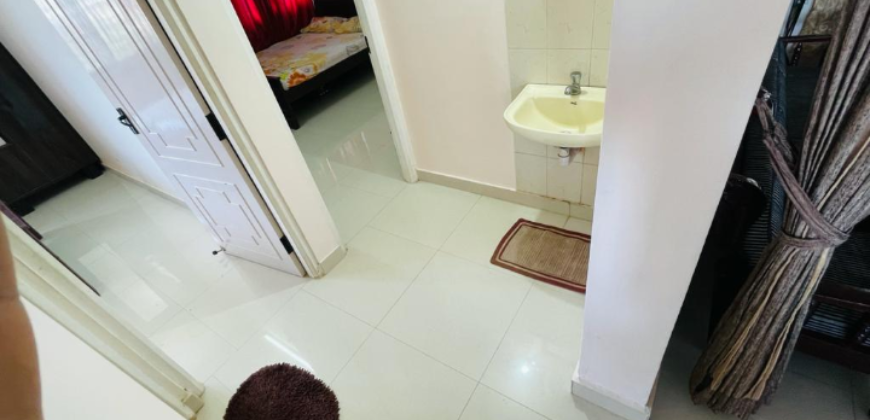 2 bhk flat furnished at Falnir 52 lakhs