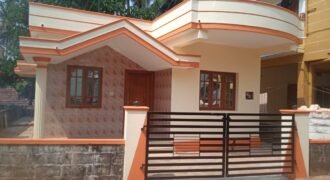 House at Deralakattae 32 lakhs