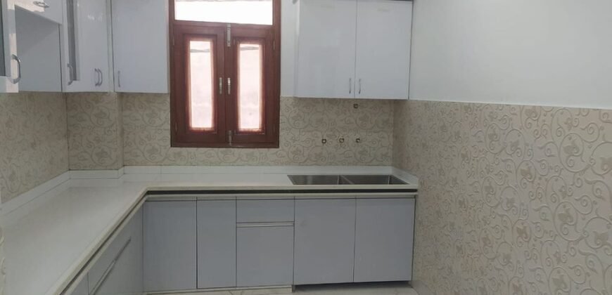 3 Bhk flats at Deepvihar. Delhi