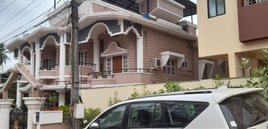 6 bhk house at Kadri 2.60cr