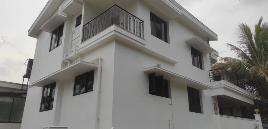 5 bhk house at Kadri 1.70 cr