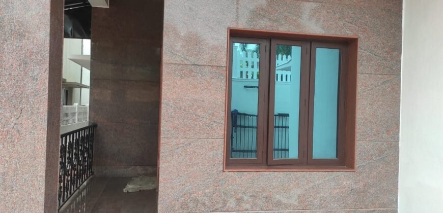 5 bhk house at Kadri 1.70 cr