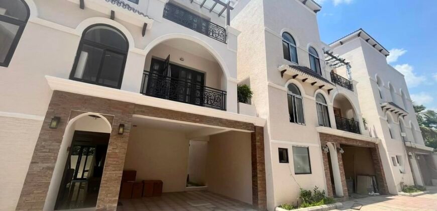 FOR SALE !!! 4BHK Villa with lift Beachside, ECR Akkarai Chennai