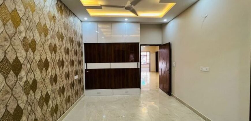 Independent Floors located at very prime location of tricity