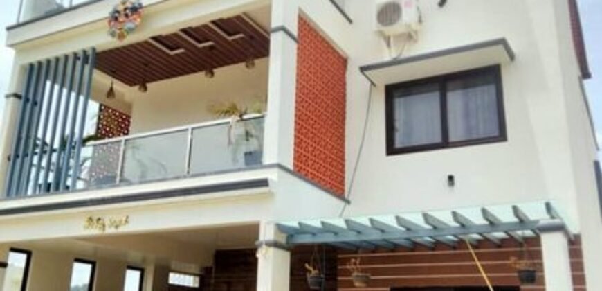 5 BHK . Full duplex building.